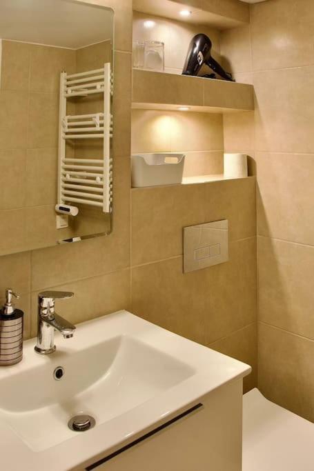 Glyfada Path Of Poets Apartment Athens Exterior photo